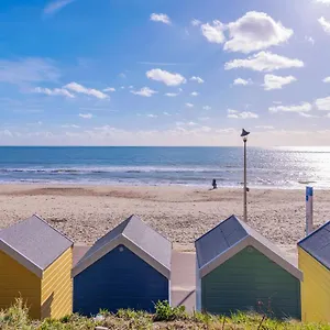 Self-contained Flat, Off Street Parking Close To Town And , Bournemouth United Kingdom